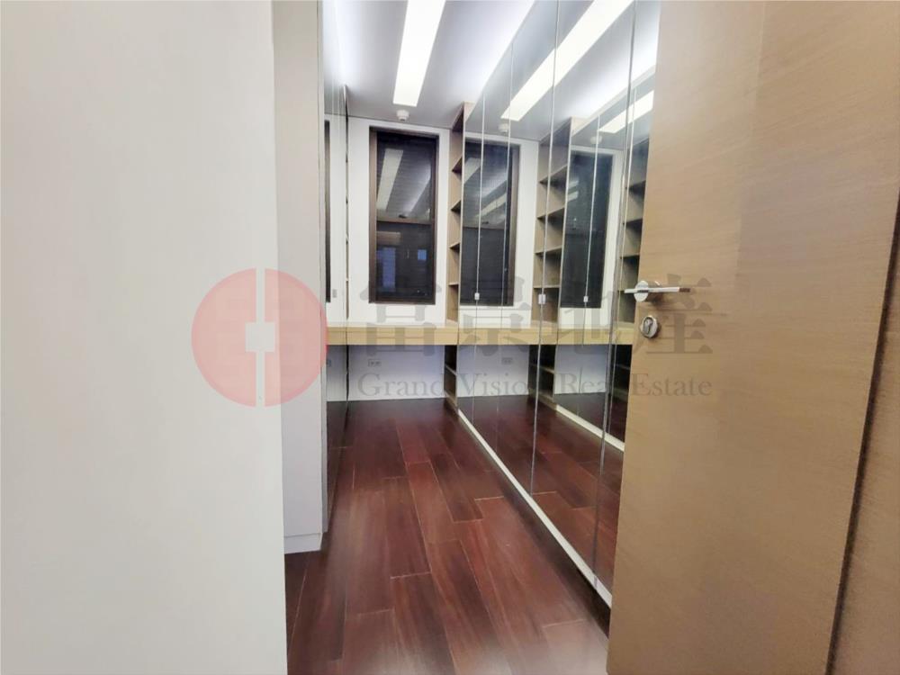 *美麗華*近捷運劍南路站*