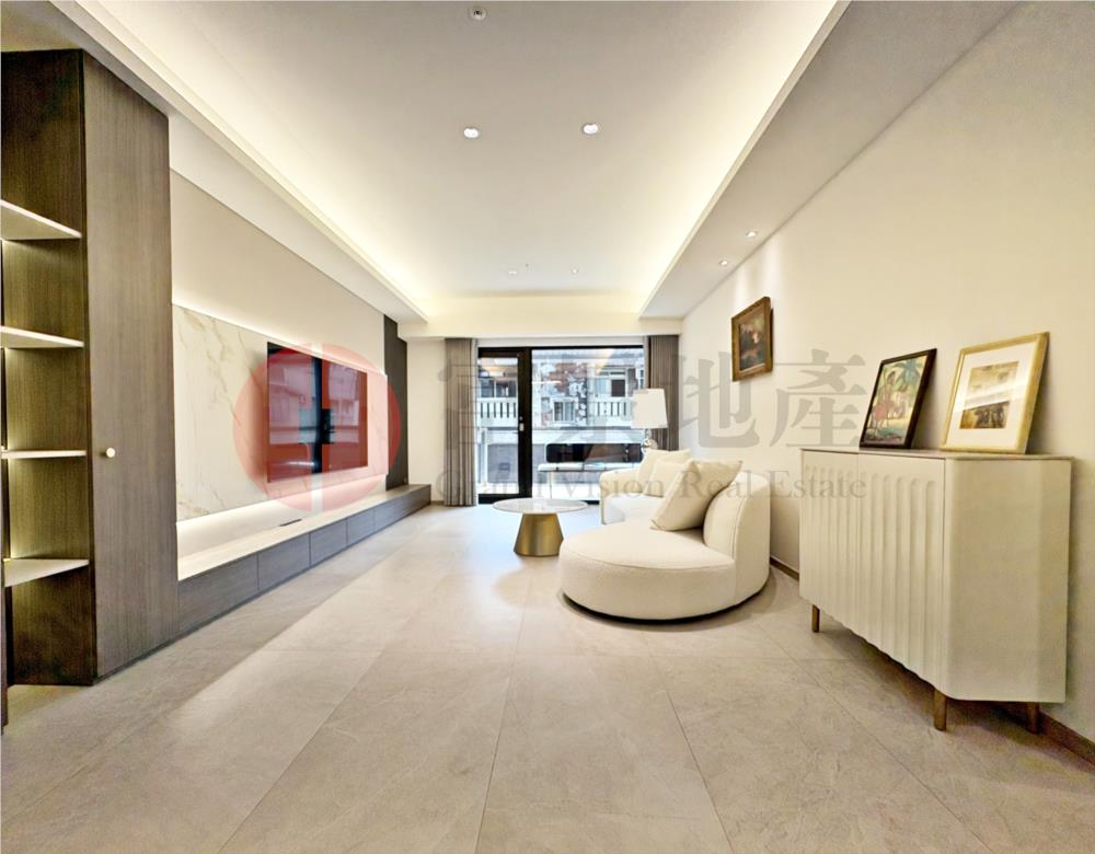 HOT●全新裝潢●擁大露臺●可另車另稅