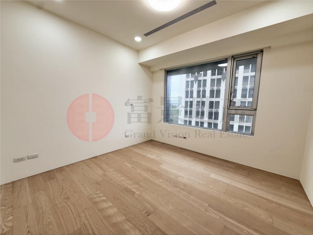 HOT●輕屋齡全新屋●溫馨裝潢●擁大露臺